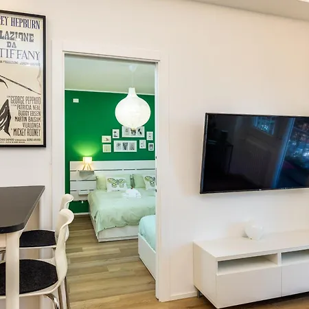 Apartment Vatican 10 Min Modern Ac, Wi-fi, Netflix *